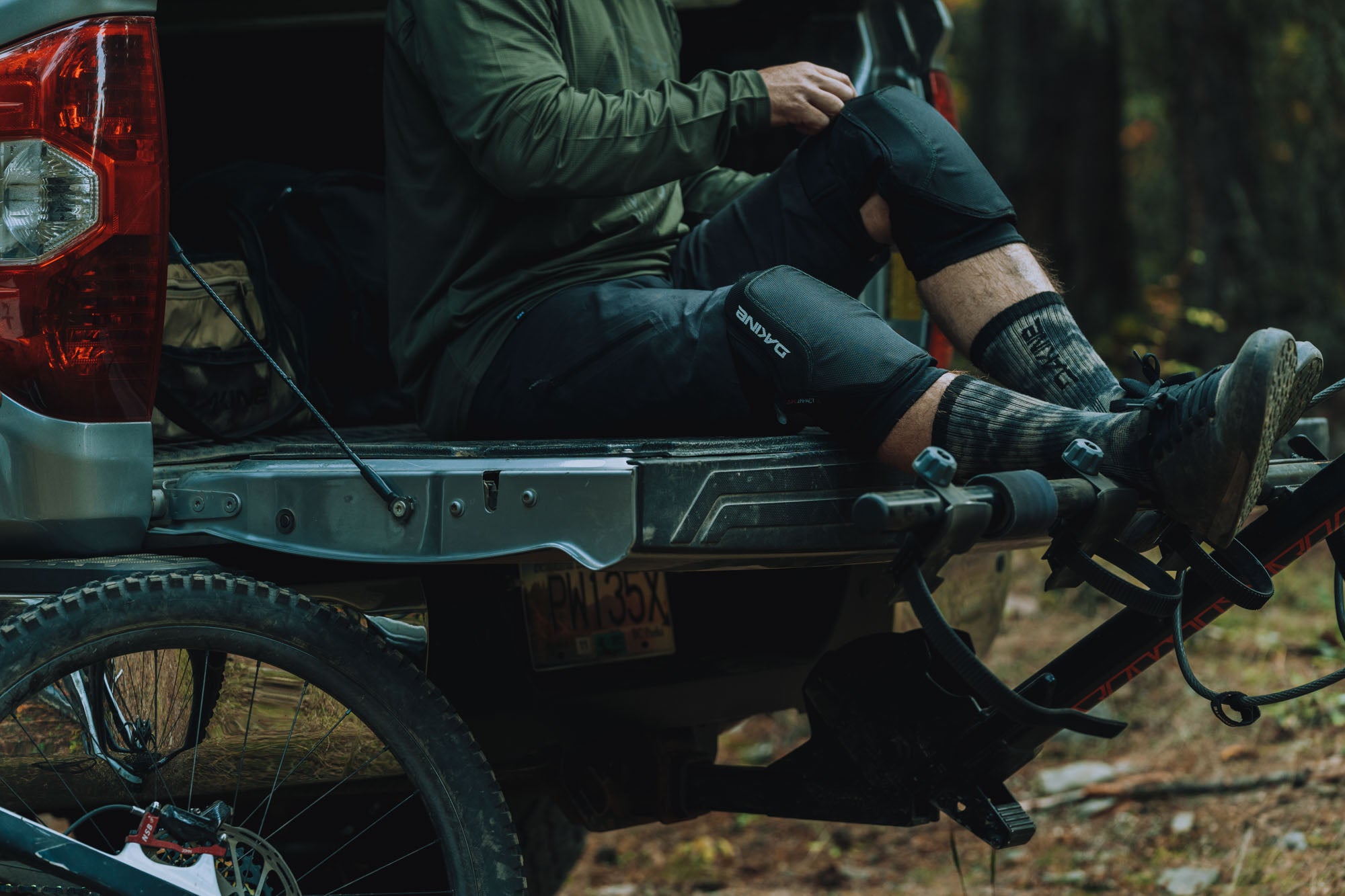 Agent O/O Bike Knee Pad - Image 3
