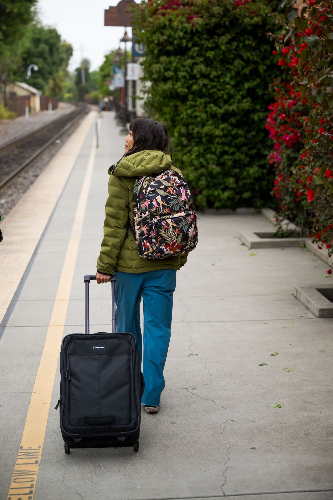 Carry On Roller Bag 42L - Mulled Basil - Image 8