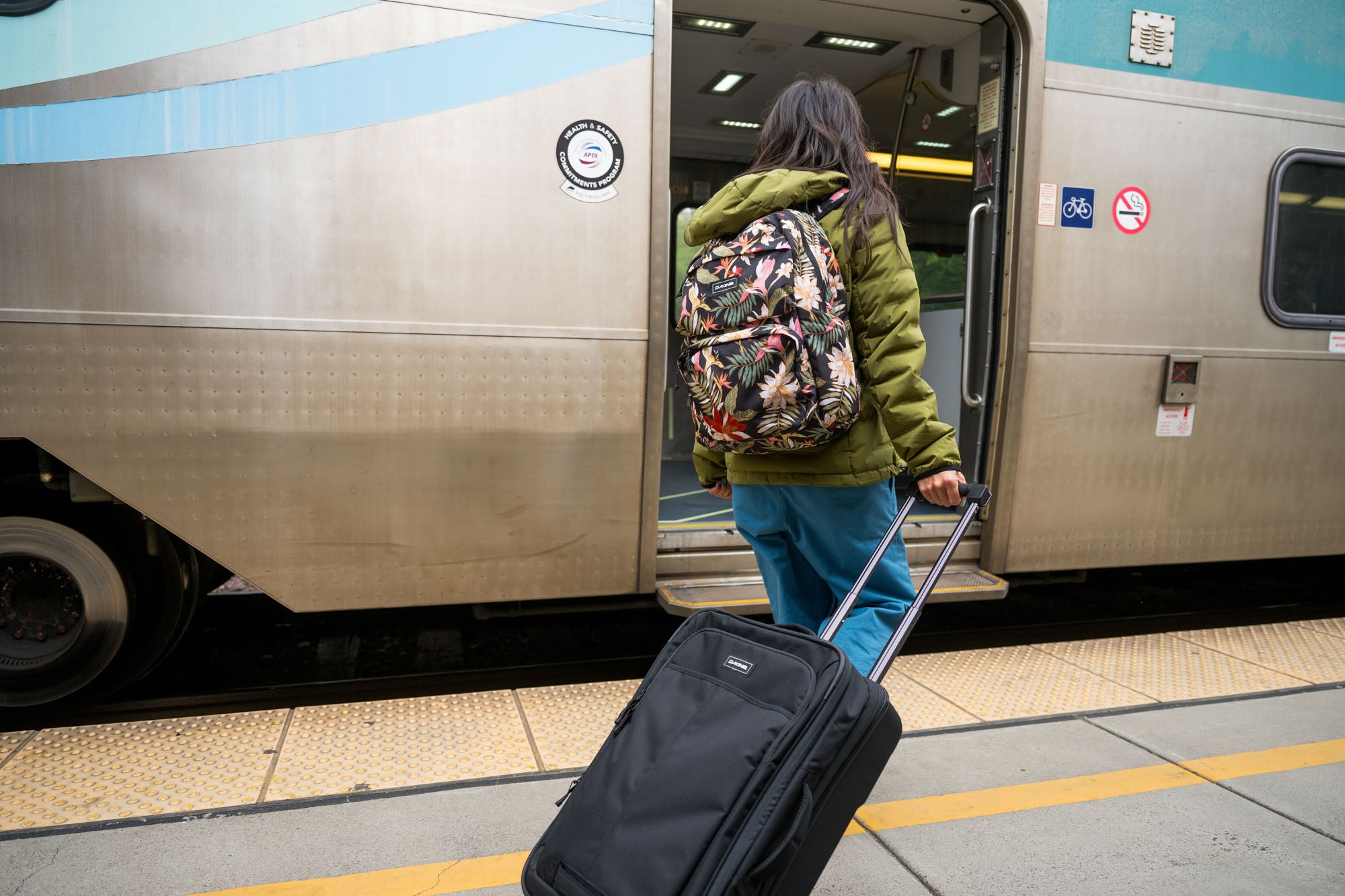 Carry On Roller Bag 42L - Mulled Basil - Image 7