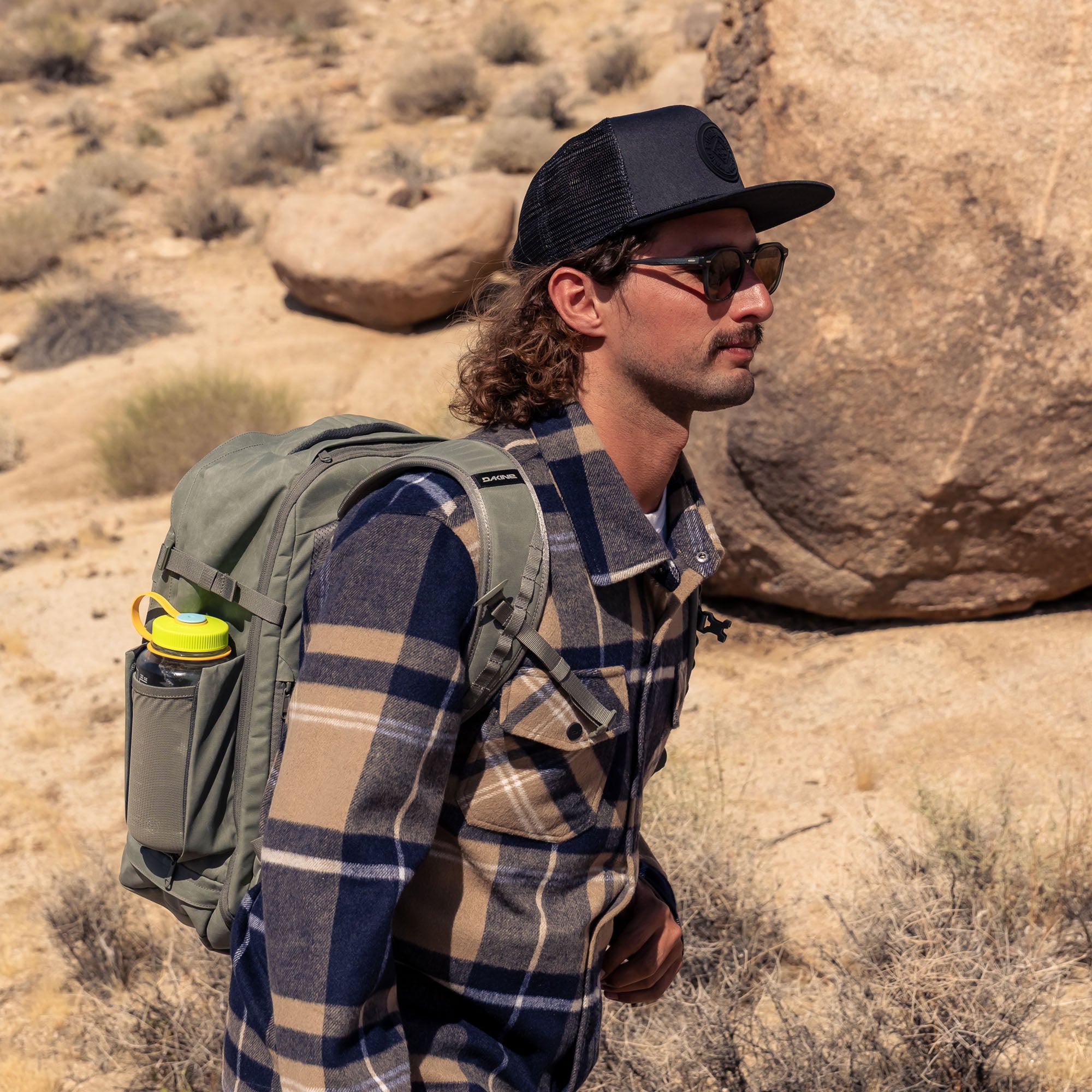 Classic Paradise Trucker - Black - Image 3
