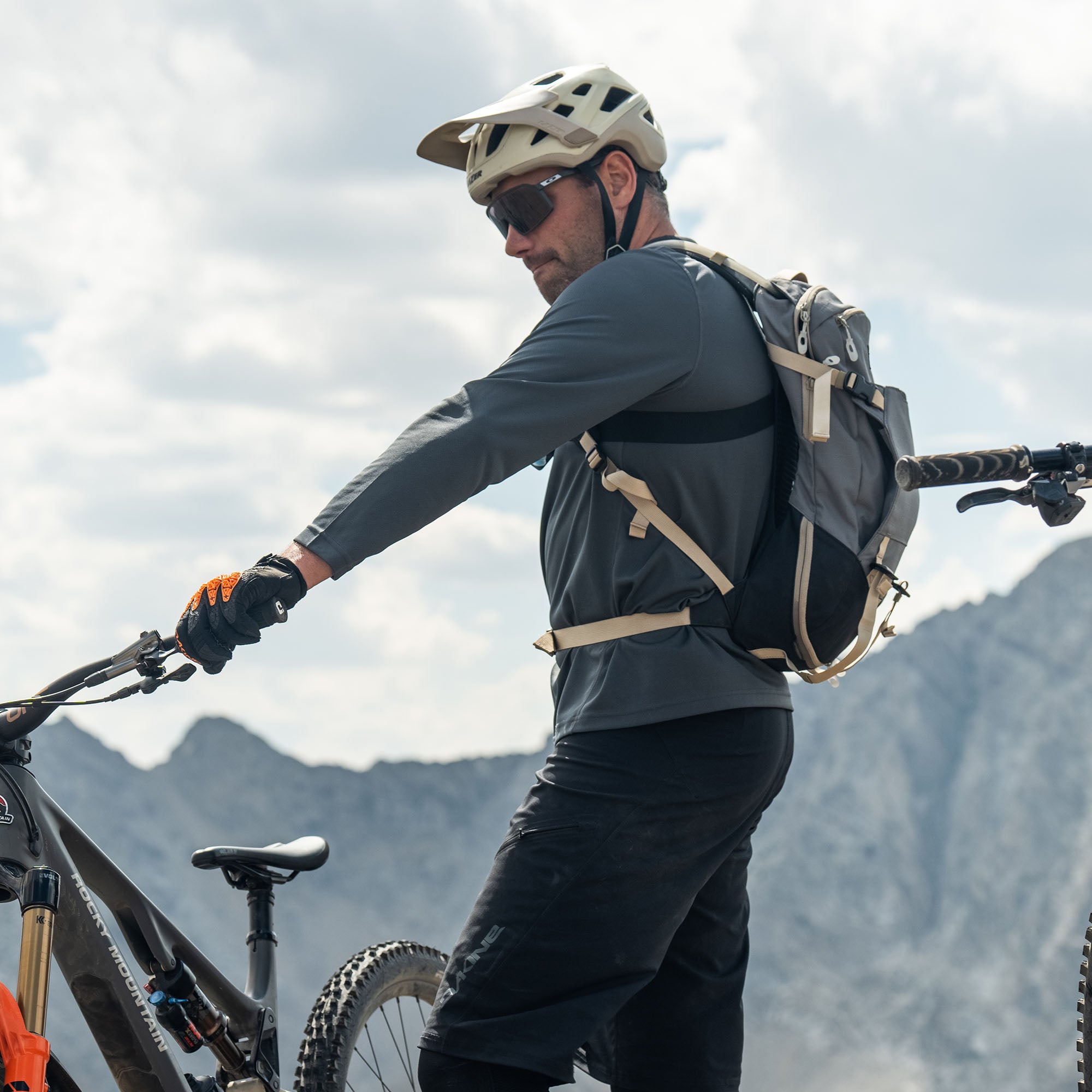 Drafter Backpack 10L - Castlerock - Image 13
