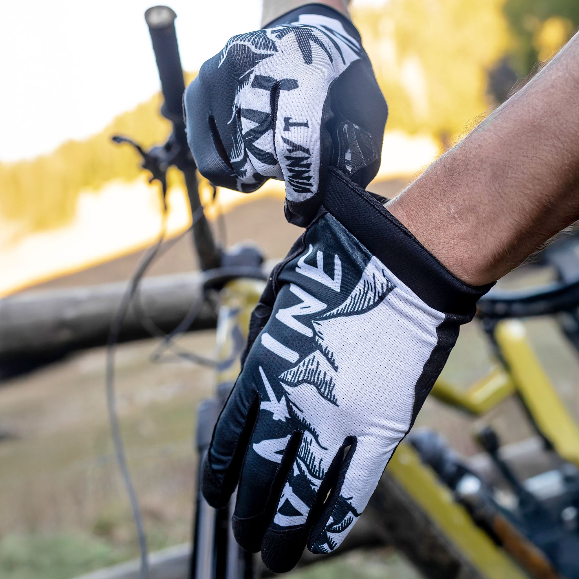 Vinny T Team Vectra 2.0 Bike Glove - Image 6