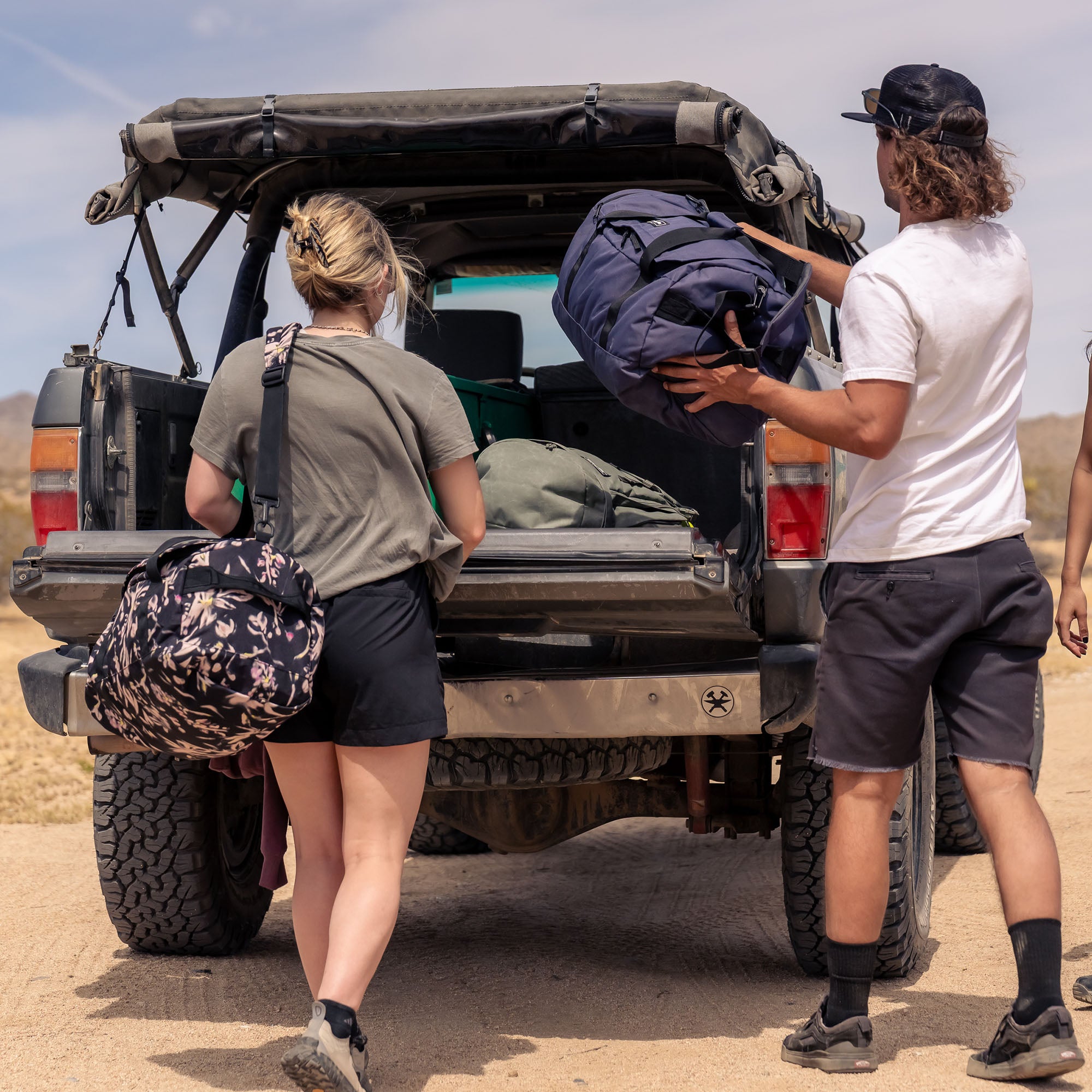 EQ Duffle 50L - Carbon - Image 7