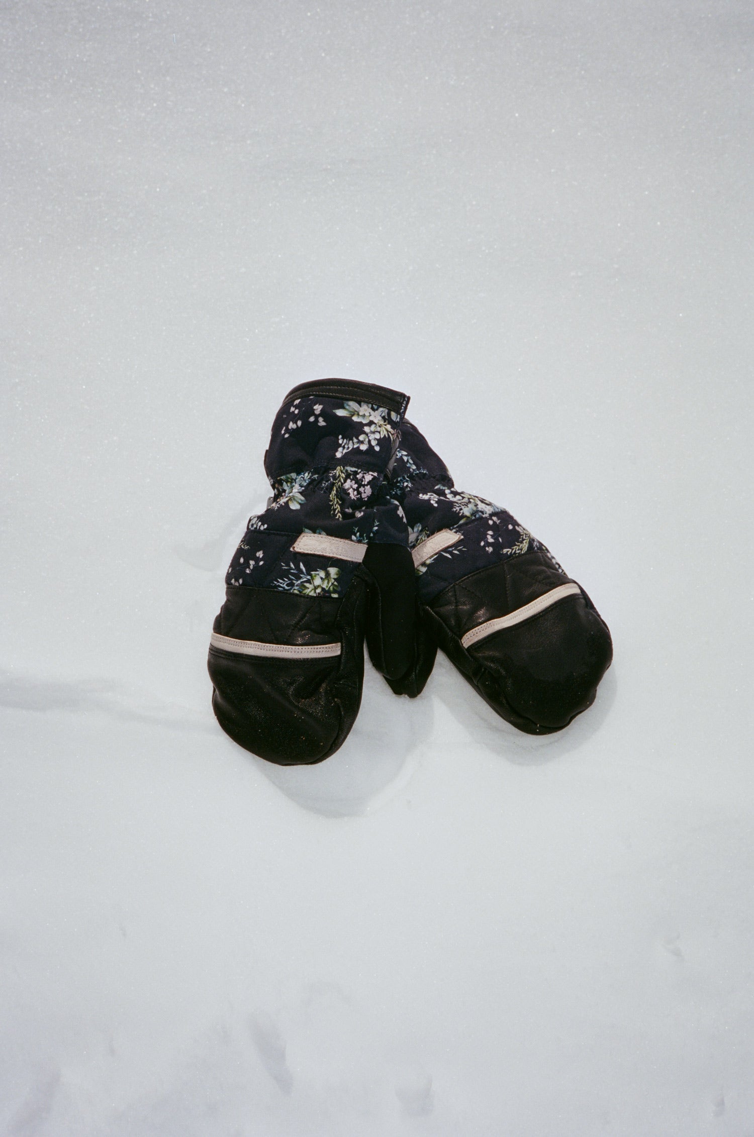 Fleetwood Mitt - Women's - Image 24