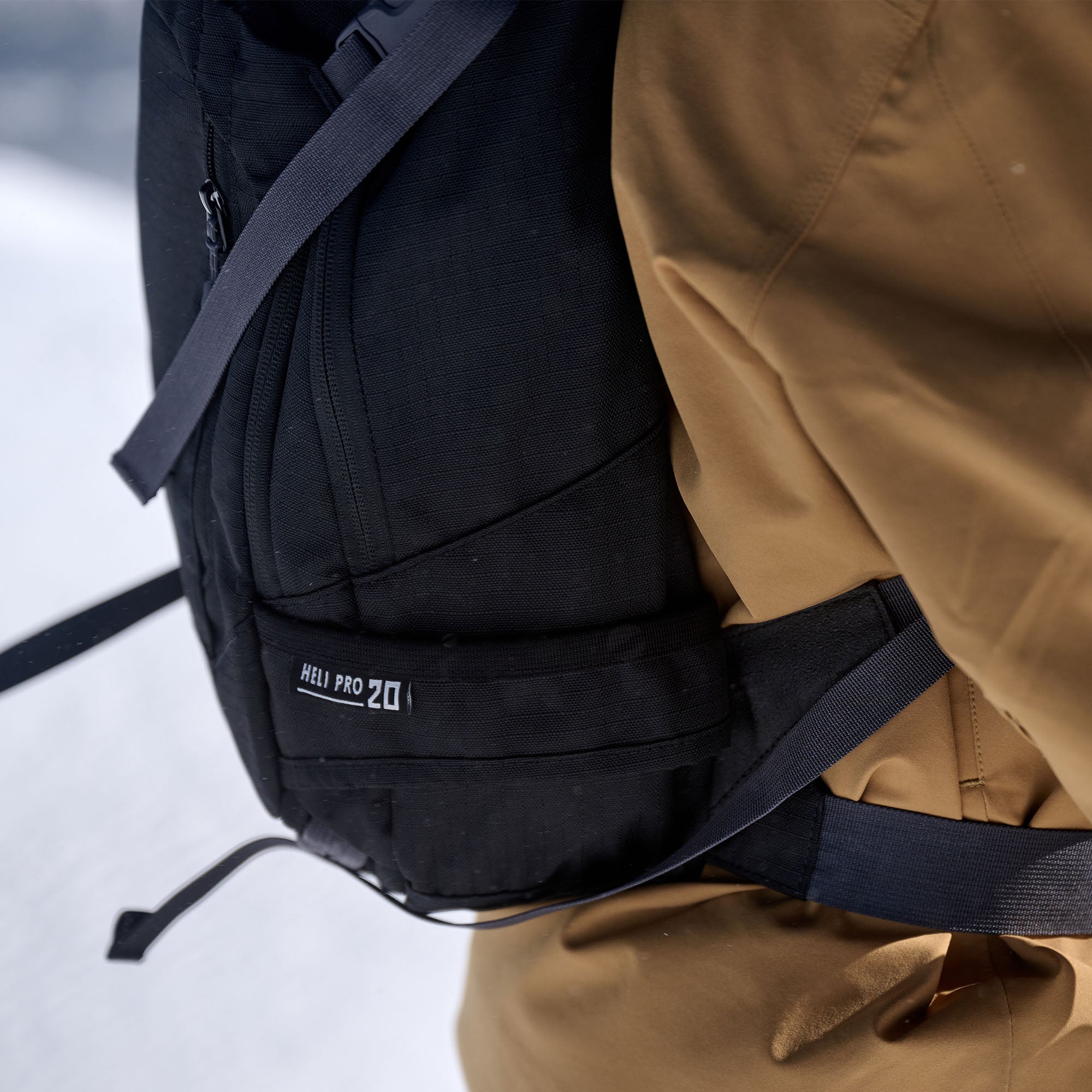 Heli Pro 20L - Black - Image 2
