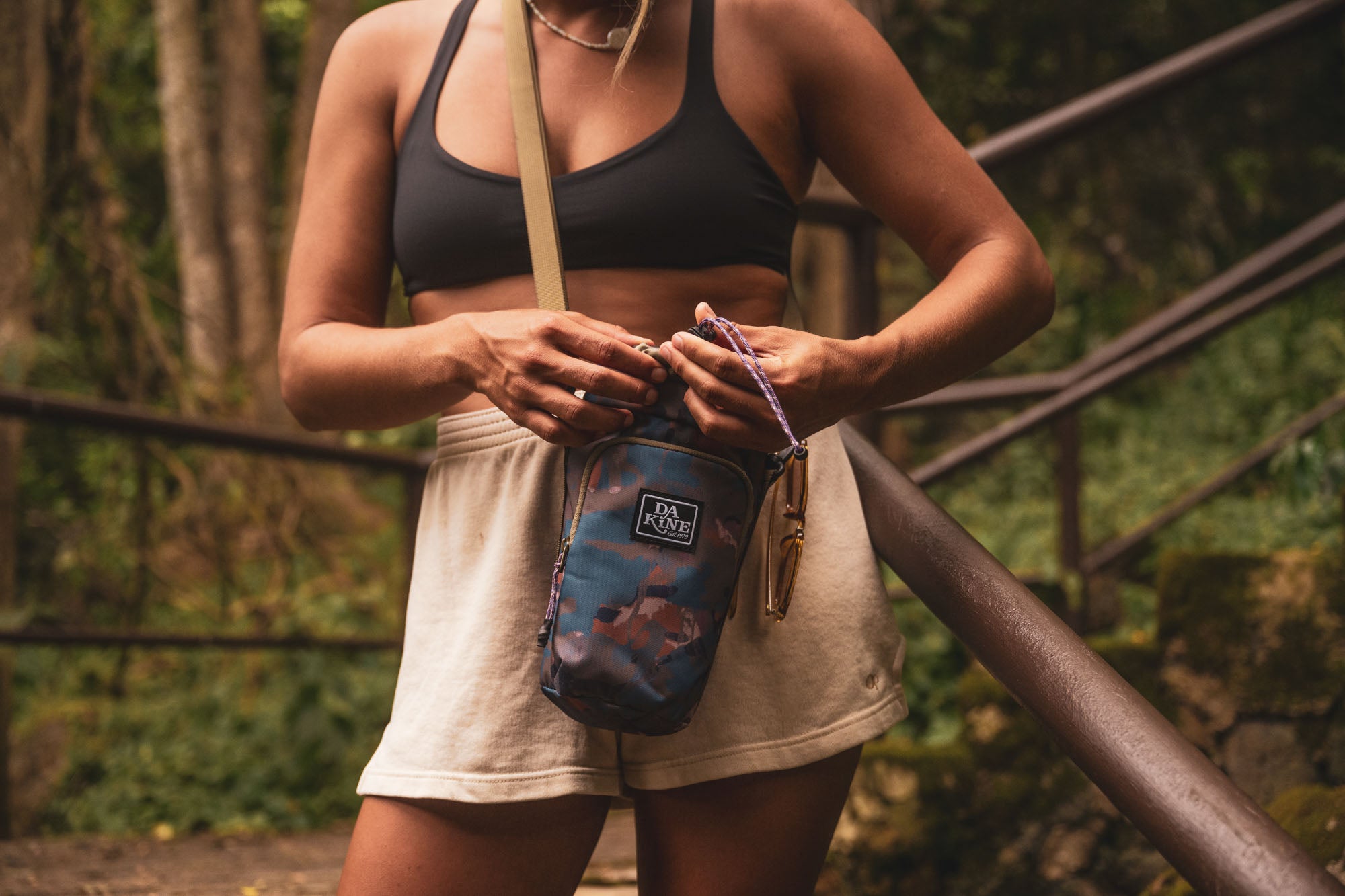 Jade Hydration Bag - Black - Image 5