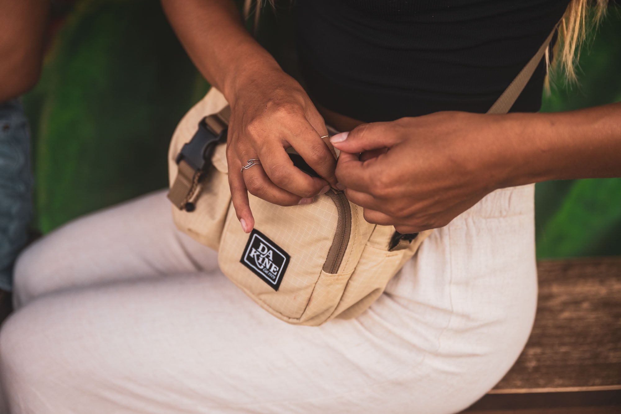 Jagger Hybrid Hip Pack - Image 15