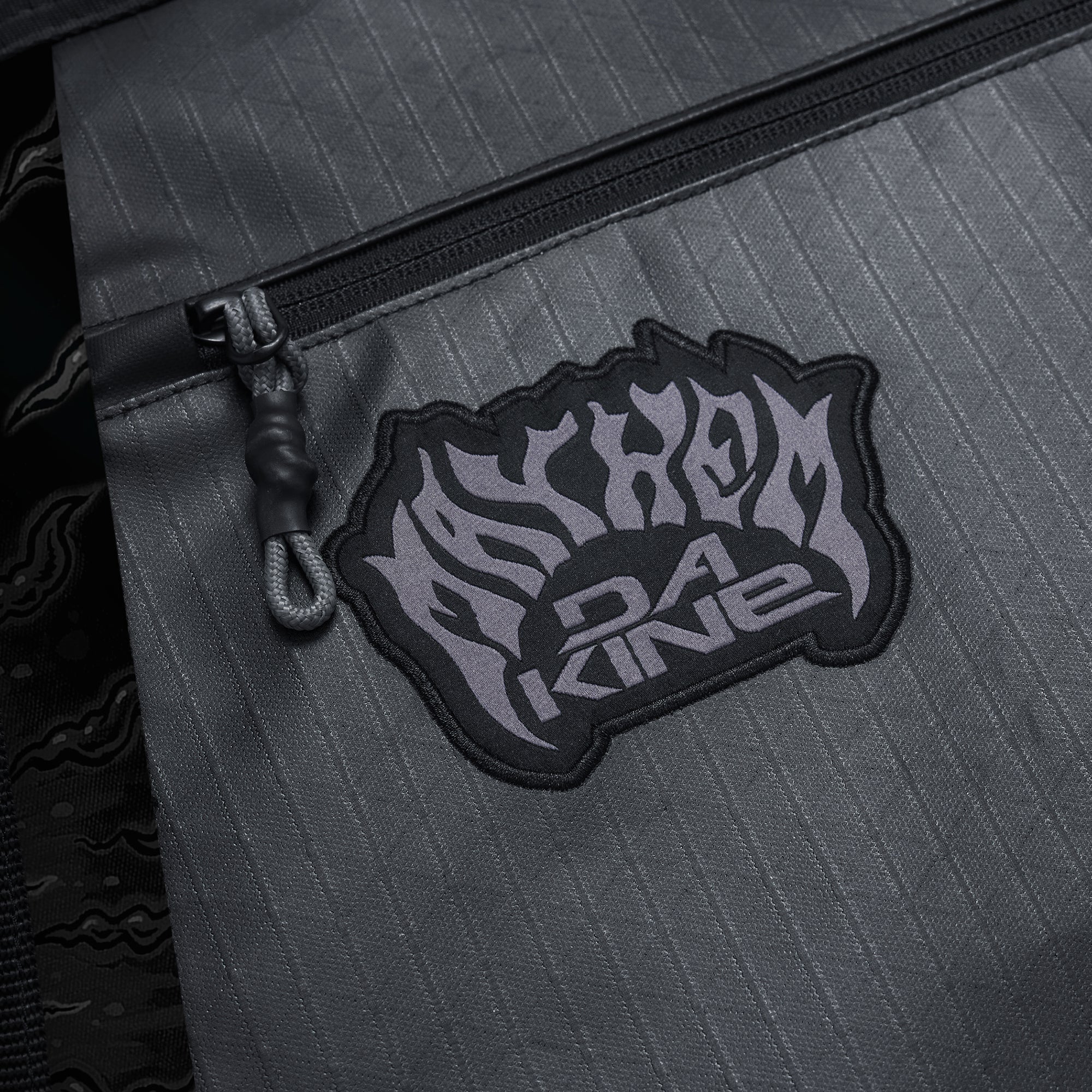 Daylight DLX Surfboard Bag Thruster X Mayhem - Mayhem Black - Image 6