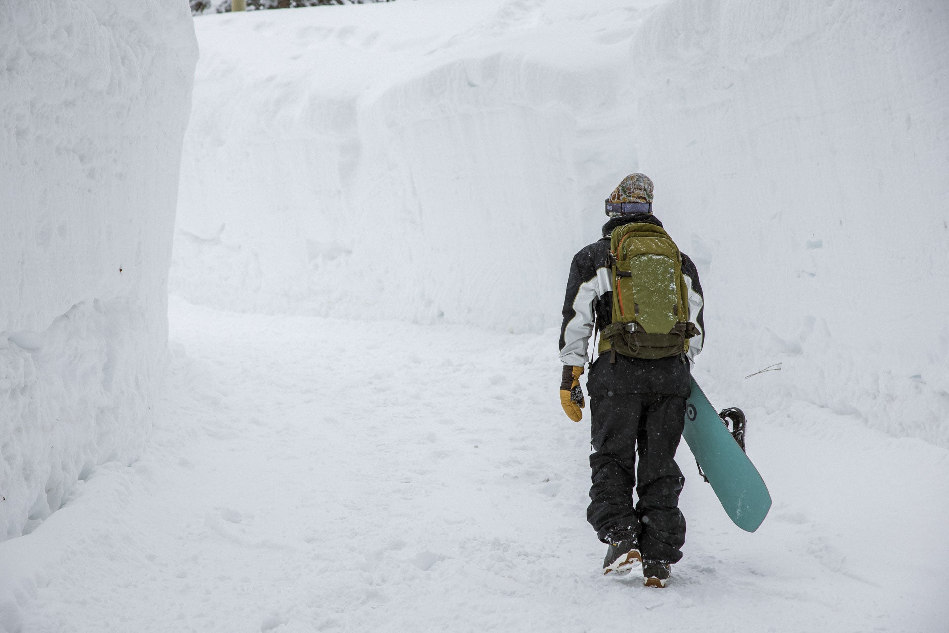 Poacher 32L Backpack - Image 20