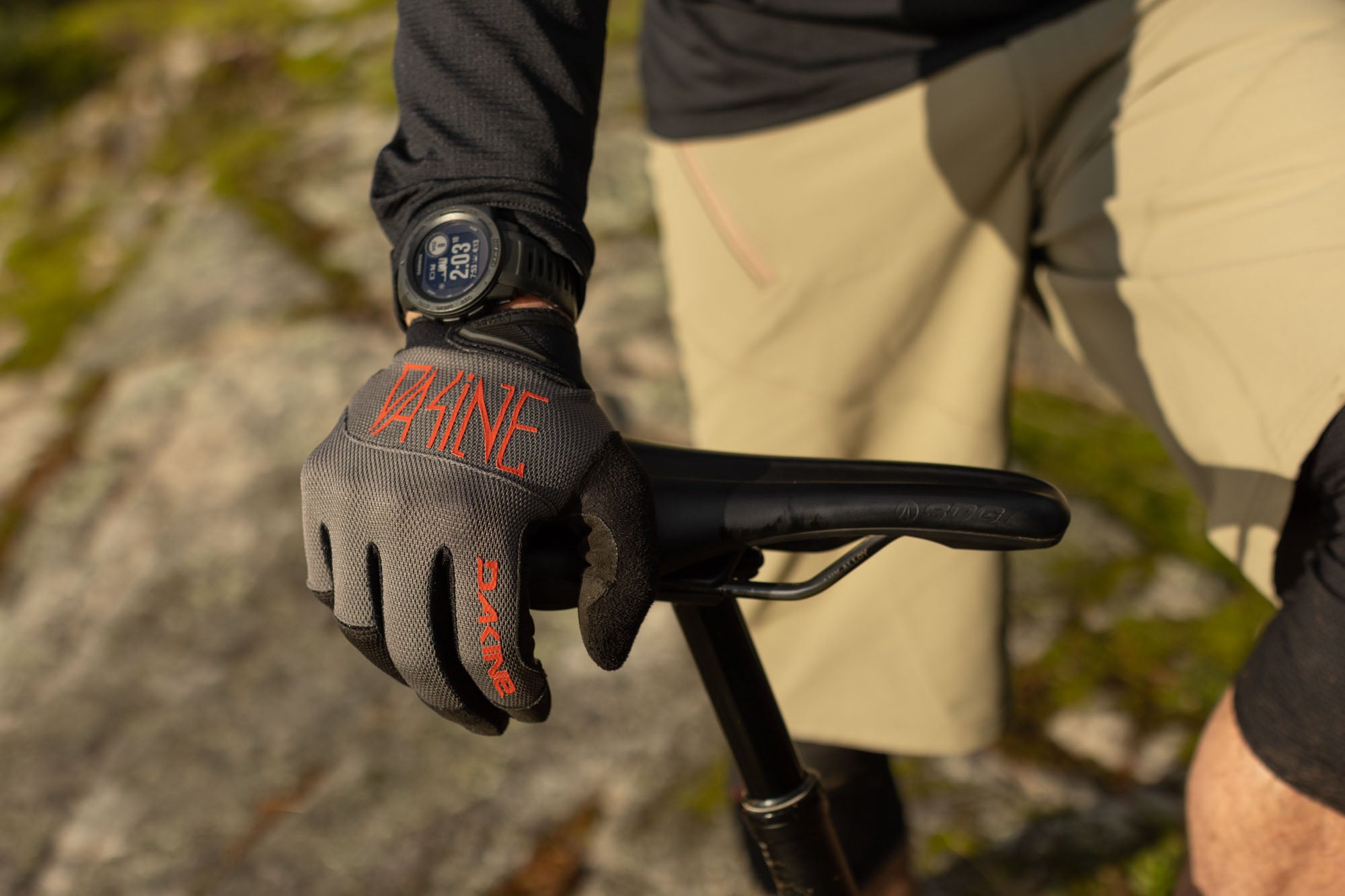 Syncline Bike Glove - Image 20