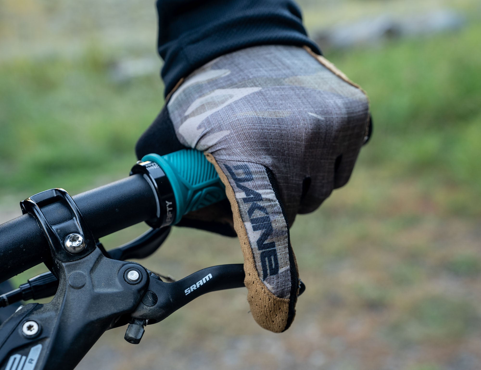 Vectra 2.0 Gloves - Classic Camo - Image 5