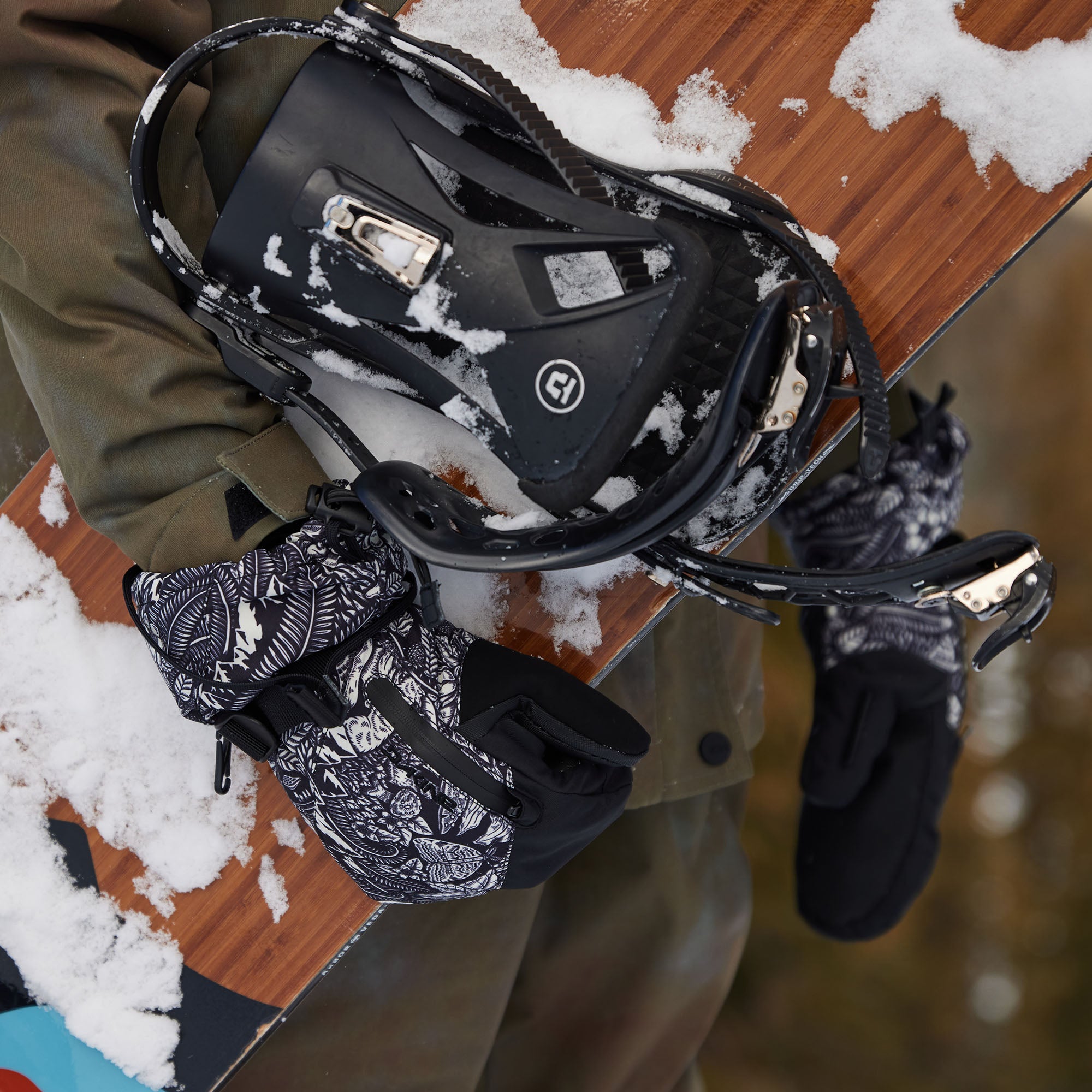 Womens Sequoia Gore-Tex Mitts - Kingdom Black - Image 5
